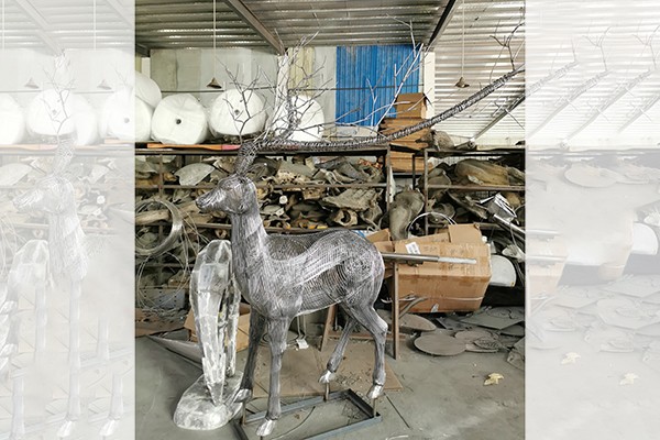 Custom Stainless Steel Mesh Deer Sculpture – Life-Size Metal Stag Art for Outdoor and Indoor Decor